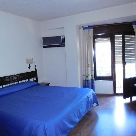 Hotel Restaurante Las Galias Zuera Εξωτερικό φωτογραφία