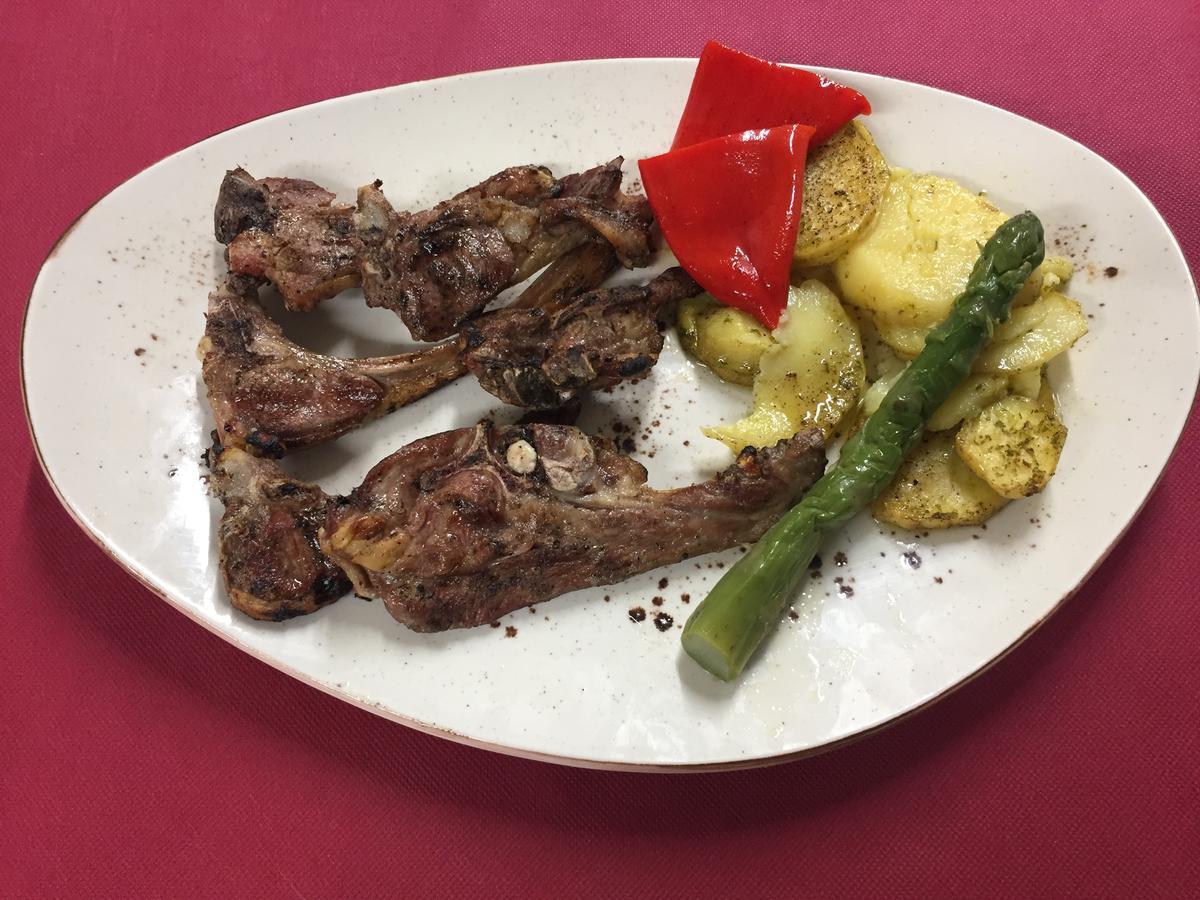 Hotel Restaurante Las Galias Zuera Εξωτερικό φωτογραφία